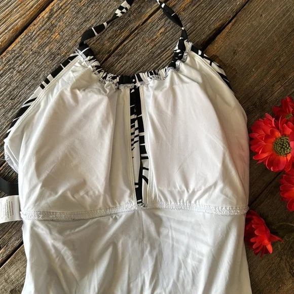 La Blanca Black and White Women's Halter One-Piece Swimsuit Size 8 - Picture 9 of 11